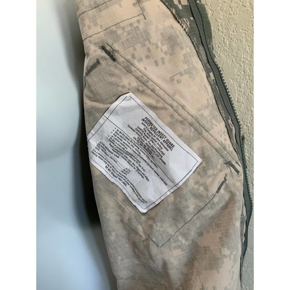 100% Authentic Military Issue Jacket Size Small - Picture 9 of 9